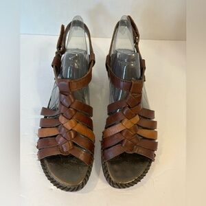 Strictly Comfort brown leather open toe Strappy Roman sandals shoes size 7 M